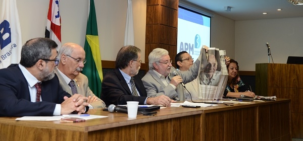 Reunião da Frente Democrática em Defesa do SUS na APM define ações para 2018