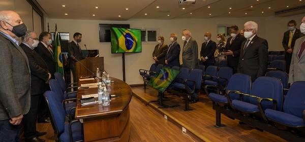 União das entidades médicas dá o tom à posse da nova Diretoria da AMB