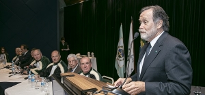 José Luiz Amaral prestigia posse da Academia Paranaense de Medicina 