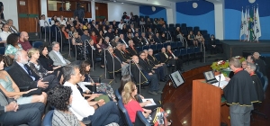 Pediatra Nildo Alves Batista é empossado na Academia de Medicina de SP