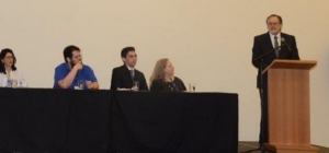 Presidente da APM participa de cerimônia de boas-vindas aos residentes da USP