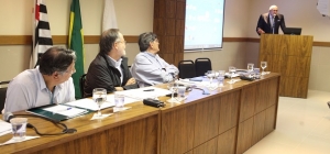 Diretoria da APM debate capital estrangeiro na Saúde