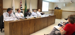 Diretoria da APM debate capital estrangeiro na Saúde