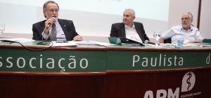Delegados aprovam prestação de contas da APM com voto de louvor