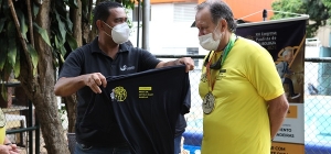 Atlética da Escola Paulista de Medicina recebe muda do plátano original de Hipócrates