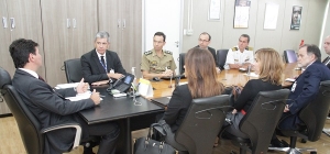 Presidente da APM vai ao Ministério da Saúde discutir assistência em áreas remotas