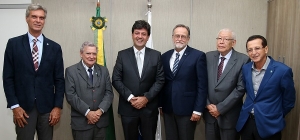Ministro da Saúde recebe diretores da APM em Brasília