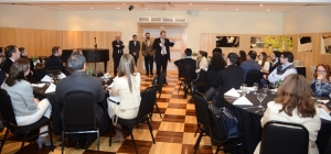 Médico jovem: representantes das especialidades em evento na APM