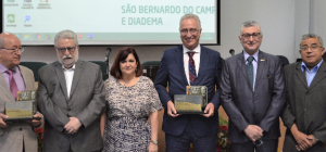 São Bernardo entrega Troféu Amor pela Medicina e homenageia ex-presidente