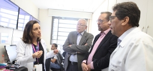 APM visita Unidade de Emergência Referenciada do HC-FMUSP 