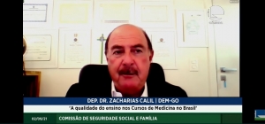 Presidente da APM aponta caos da educação médica em audiência no Congresso