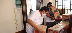 Médicos bolivianos lançam campanha para doação de alimentos