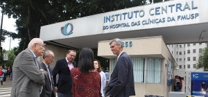 APM visita Unidade de Emergência Referenciada do HC-FMUSP 