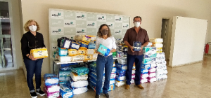 Drive thru solidário em Marilia arrecada fraldas geriátricas